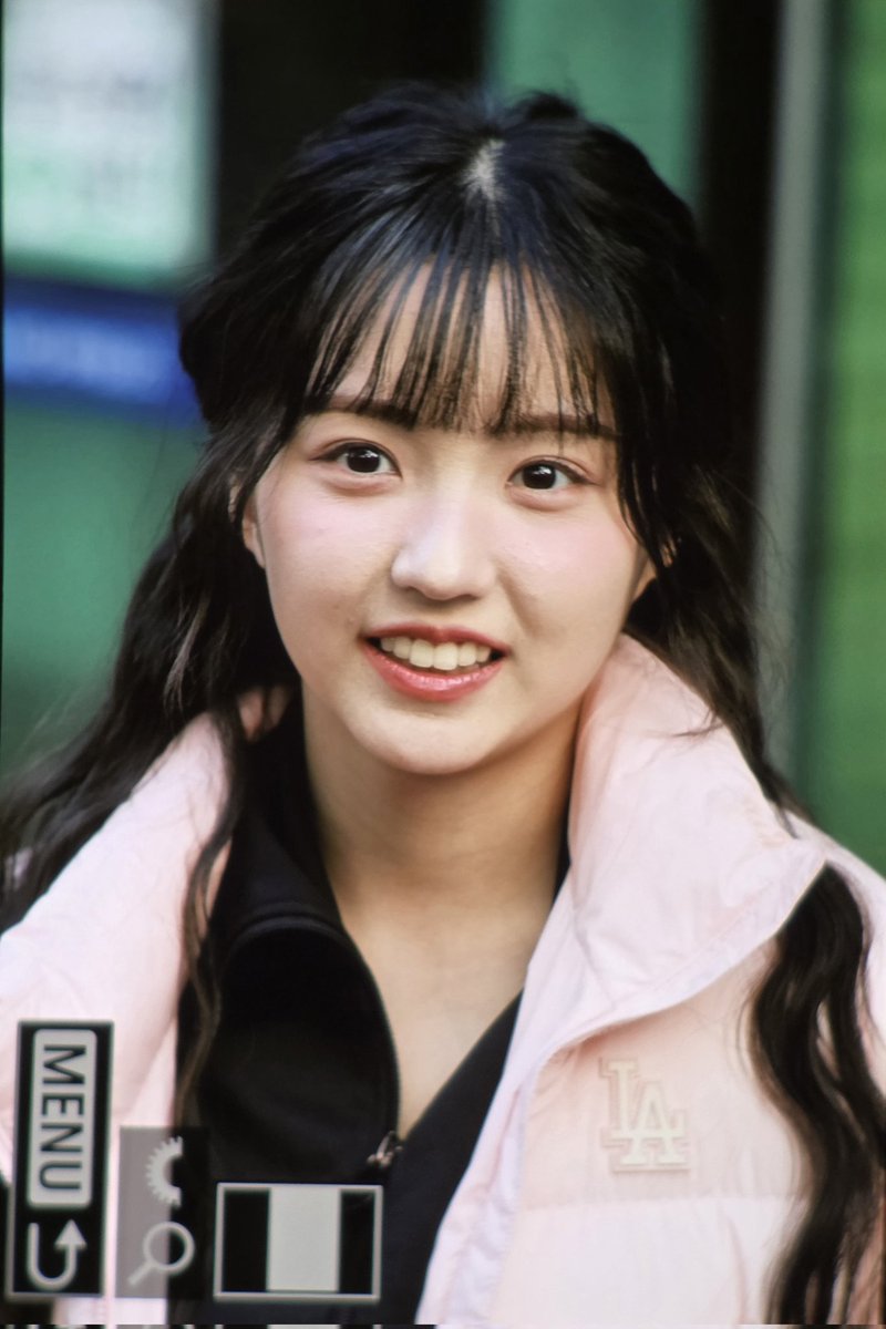 (・ x ・) tweet media