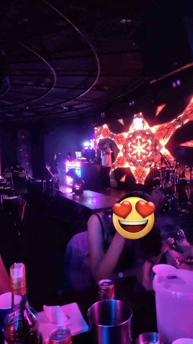 cleopatra tweet media