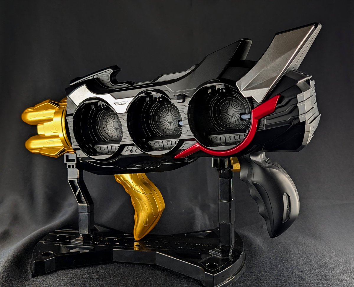 RT @TosouRider: 「壊れろ。」トリプルゼッツァー 塗装！ 塗装詳細は