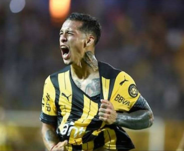 Muchísimas gracias a todos por las felicitaciones de ayer,burises.

Y ahora sí,volviendo a lo nuestro.
El domingo los cogemos!