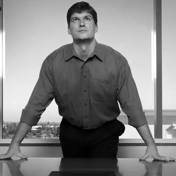 Everyone knows Michael Burry bet against subprime in 2008. 

Fewer people know what happened before the payoff.

For two years, Scion Capital was bleeding. 

The trade was underwater. 

His LPs threatened lawsuits. 

His founding backer, Joel Greenblatt, flew across the country