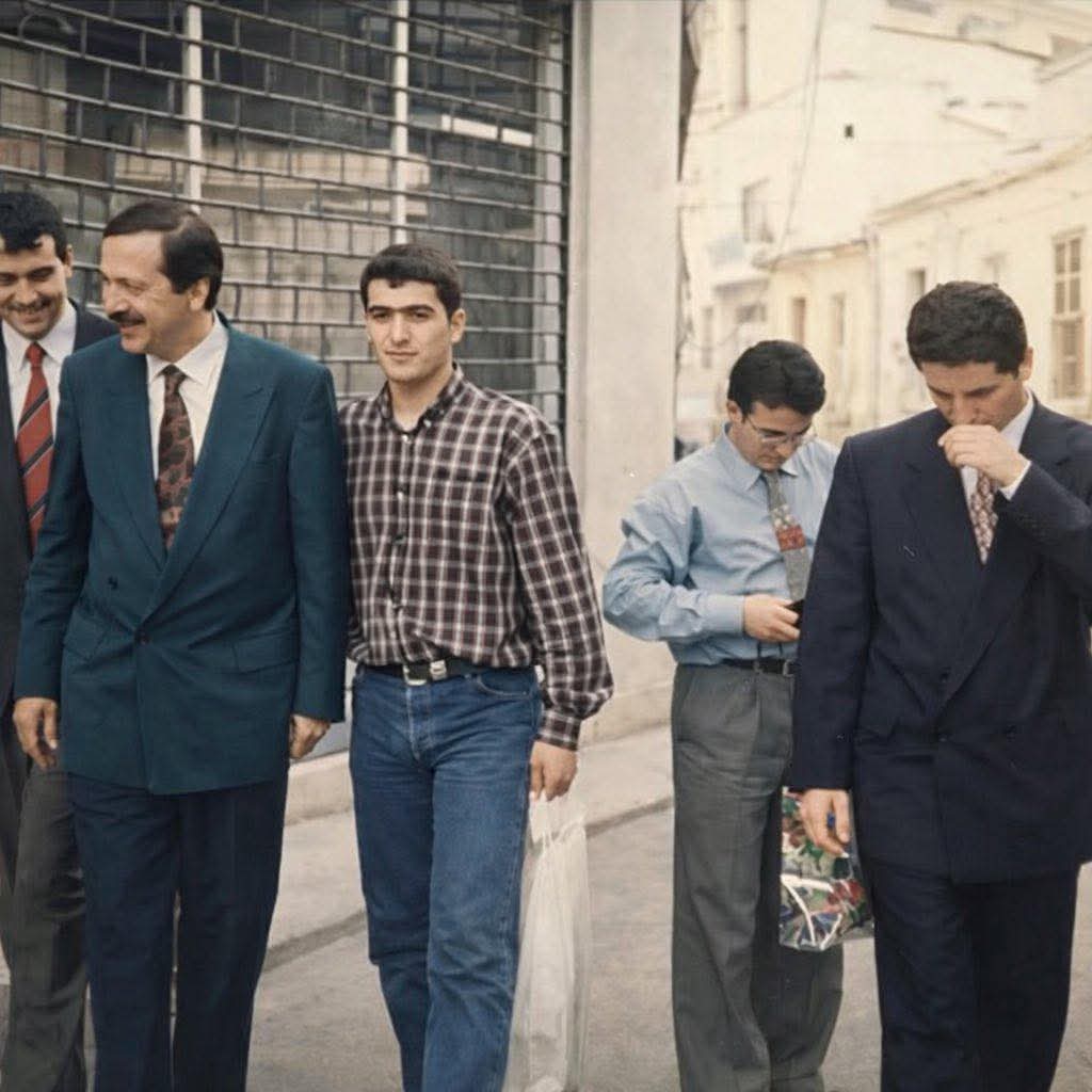 Yorgunluğu kendine, umudu milletimize saklayan bir ömür…
Şahidiz. 🤲

Doğum gününüz kutlu olsun Sayın Cumhurbaşkanım.