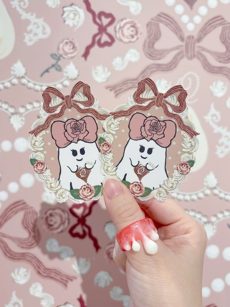 【明日発売📢】

2月27日(金)より、ルクア大阪11周年を記念して
今年もルクア限定アイテムが新たに登場🎀

さらに、Q-pot.ルクア イーレ店のXをフォロー&amp;¥3,300円以上お買い上げいただいた方にはリトルレディーデザインの「オバケちゃんステッカー」を1枚プレゼント👻🎁

どうぞお見逃しなく✨