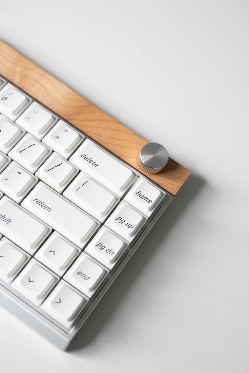 Jiffy75 LPはアルミ×木材だけでなく、今回アルミ×アクリルという選択肢もご用意しました、どちらがお好みでしょうか？
#Jiffy75