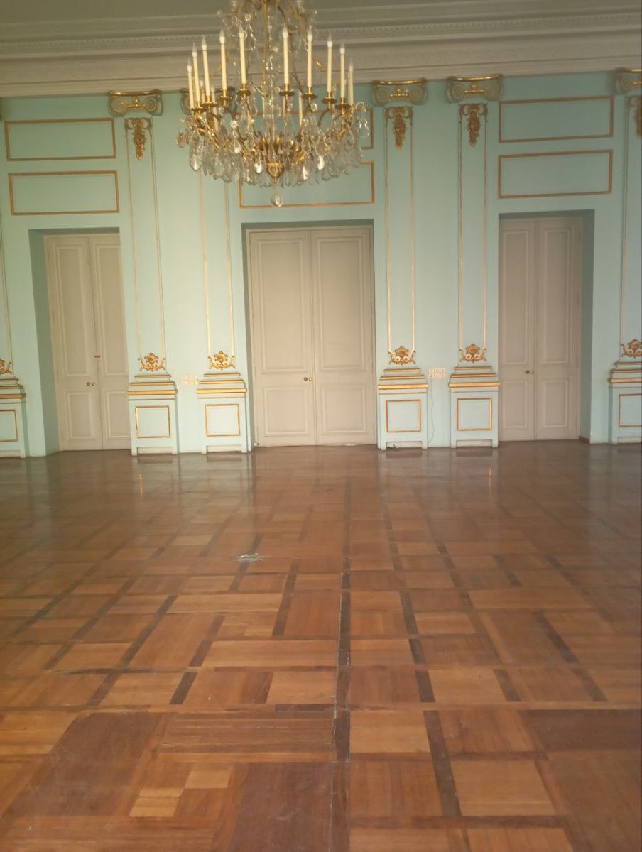 لینگویینی tweet media