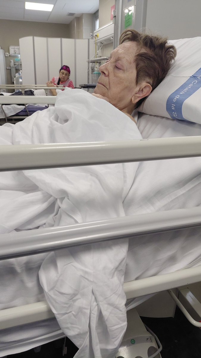 On van els nostres impostos? <a href="/salvadorilla/">Salvador Illa Roca</a> <a href="/gencat/">Generalitat de Catalunya</a> <a href="/GobiernoDeEspan/">Gobierno de España</a>  1neuroleg en tot lhospital vall hebron?? 24h per esperar resultat d un TAC al cap. Es el que te estar ocupat ,la meva mare paga 3000 de residencia amb grau 4 de dependencia, 200euros d ajut, prou de robar