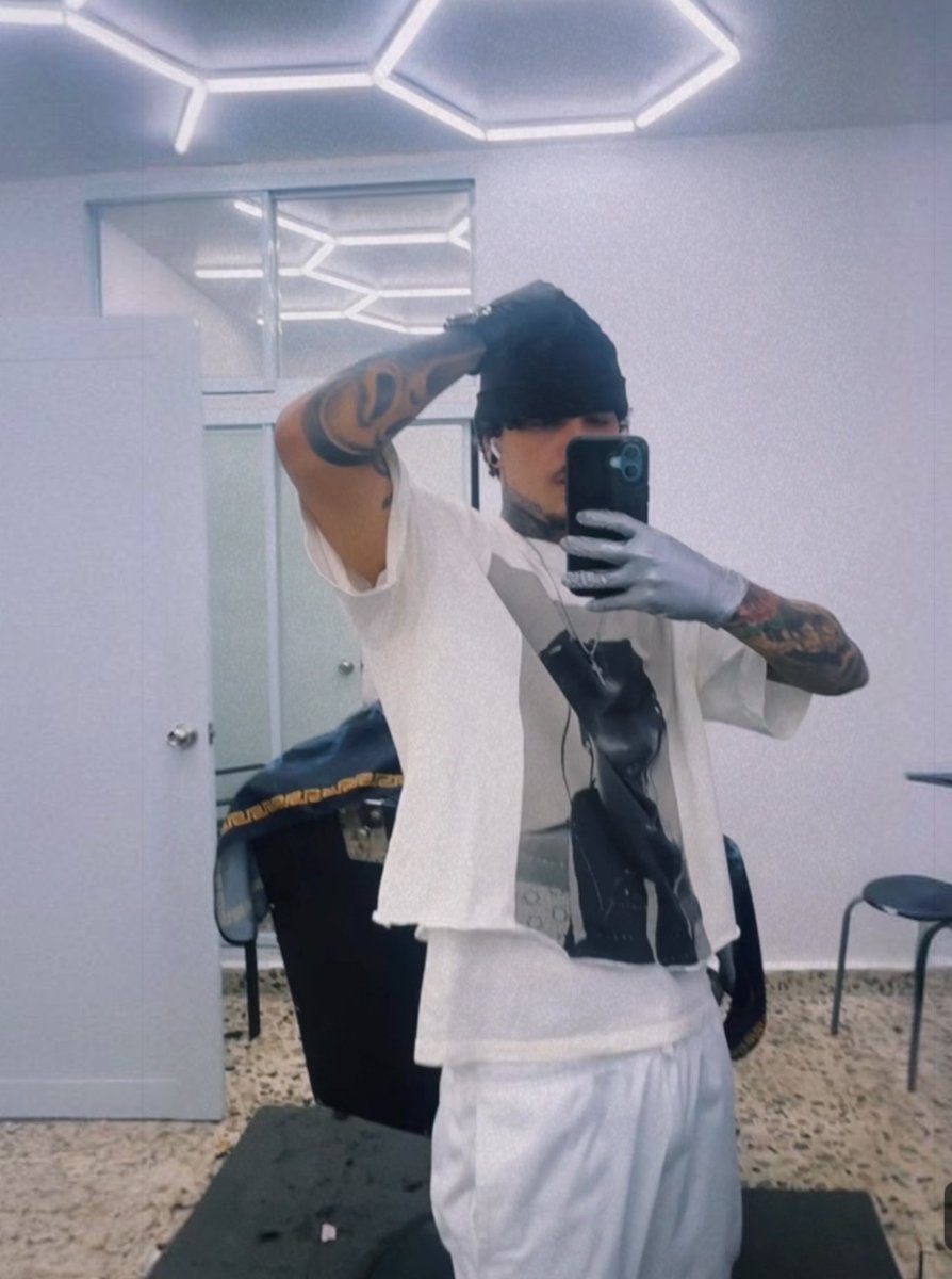 ___OscvrAndxe's tweet photo. 👻 https://t.co/qKTbXXlGtn