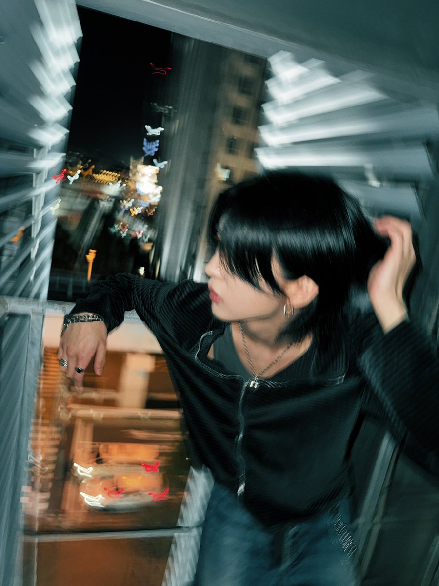 Blurr

#TNX 
#은휘 #HWI