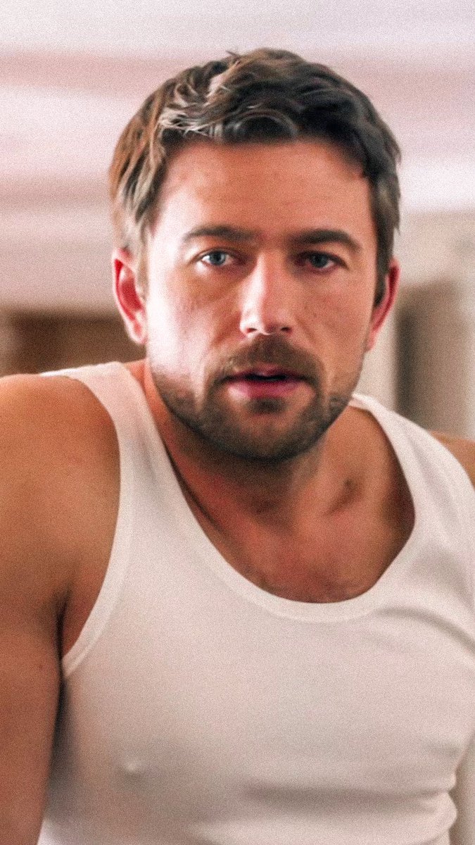 I’m f̶i̶n̶e̶ ̶ gay tweet media