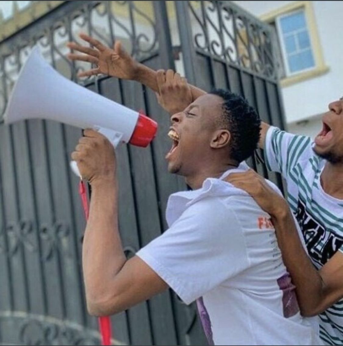 YOU DON'T NEED BLUE TICK TO GROW ON X

JUST WRITE YOUR USERNAME 

AND EVERYONE WILL FOLLOW YOU 🔙