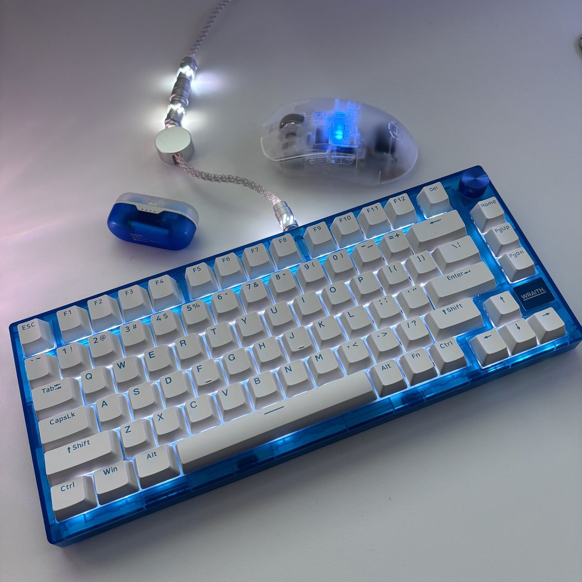 Hozuki_Kairi's tweet image. お気に入りたち🤍💙
#device #Keyboard #mouse