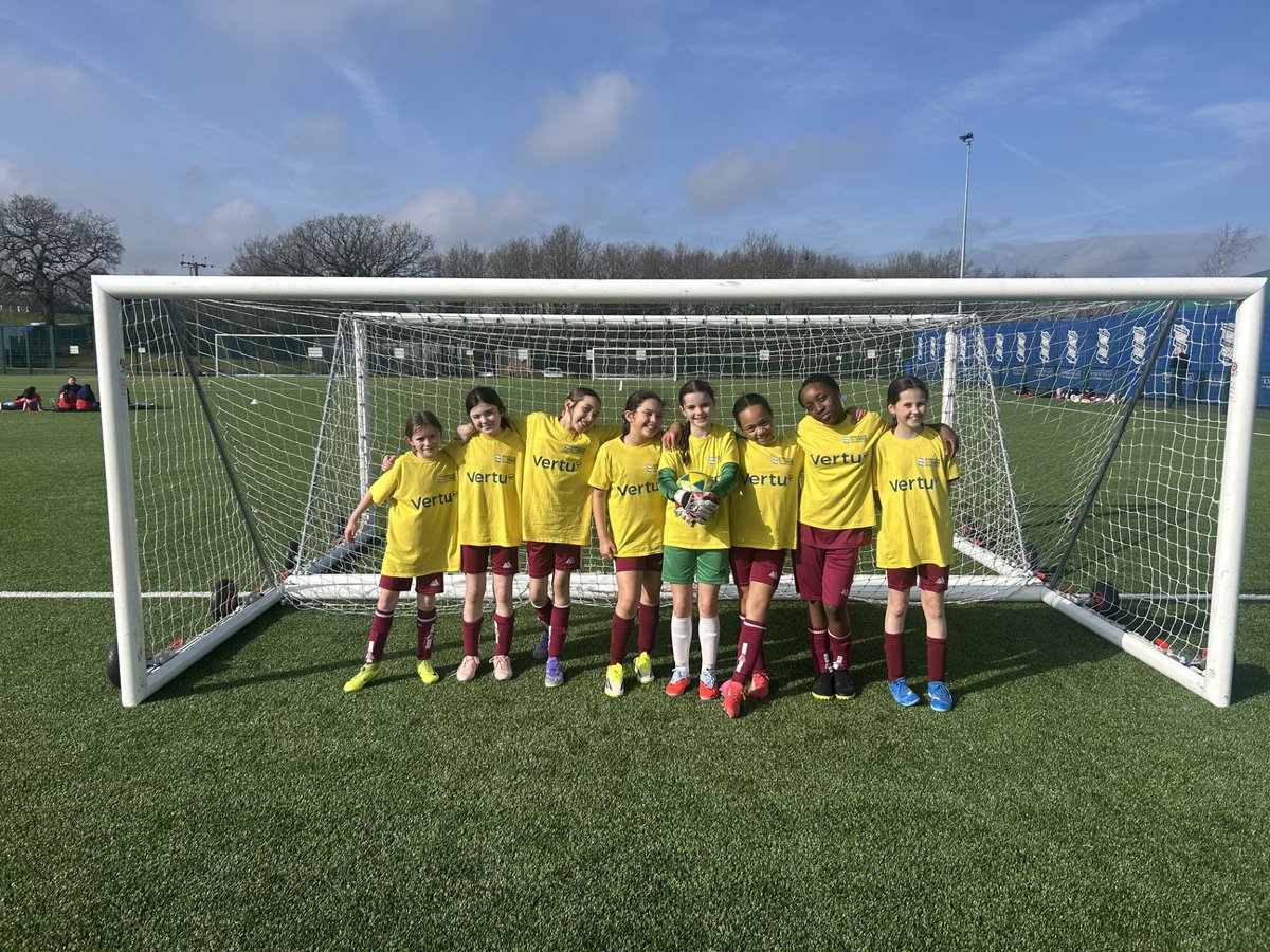 St Dunstan’s Primary 🧡 tweet media