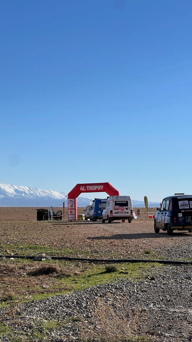 すべての旅にはゴールラインがある — ラリーでも、トレーディングでも
4Lトロフィーラリー:6,000キロメートルの困難な地形、予測不可能な状況、そして一つの明確な目標 — ゴールラインを越えること。

同じマインドセットがプロップトレーディングチャレンジにも当てはまります。