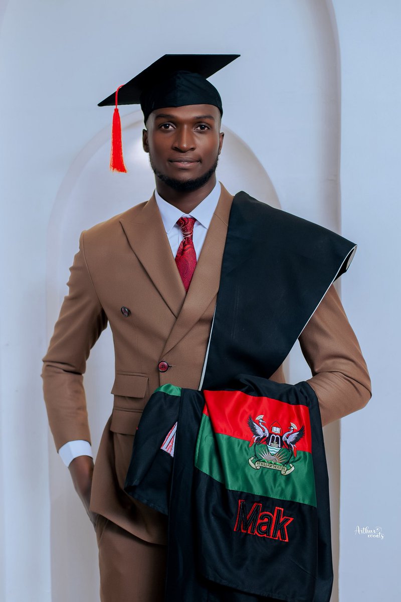 KAVCUGANDA's tweet photo. Big ups to our own🔥
Congrats on graduating🎓 
ProudOfYou
KAVC@56
KAVCOurWorld
@ChrisDeejay2 https://t.co/CVWMacfizC