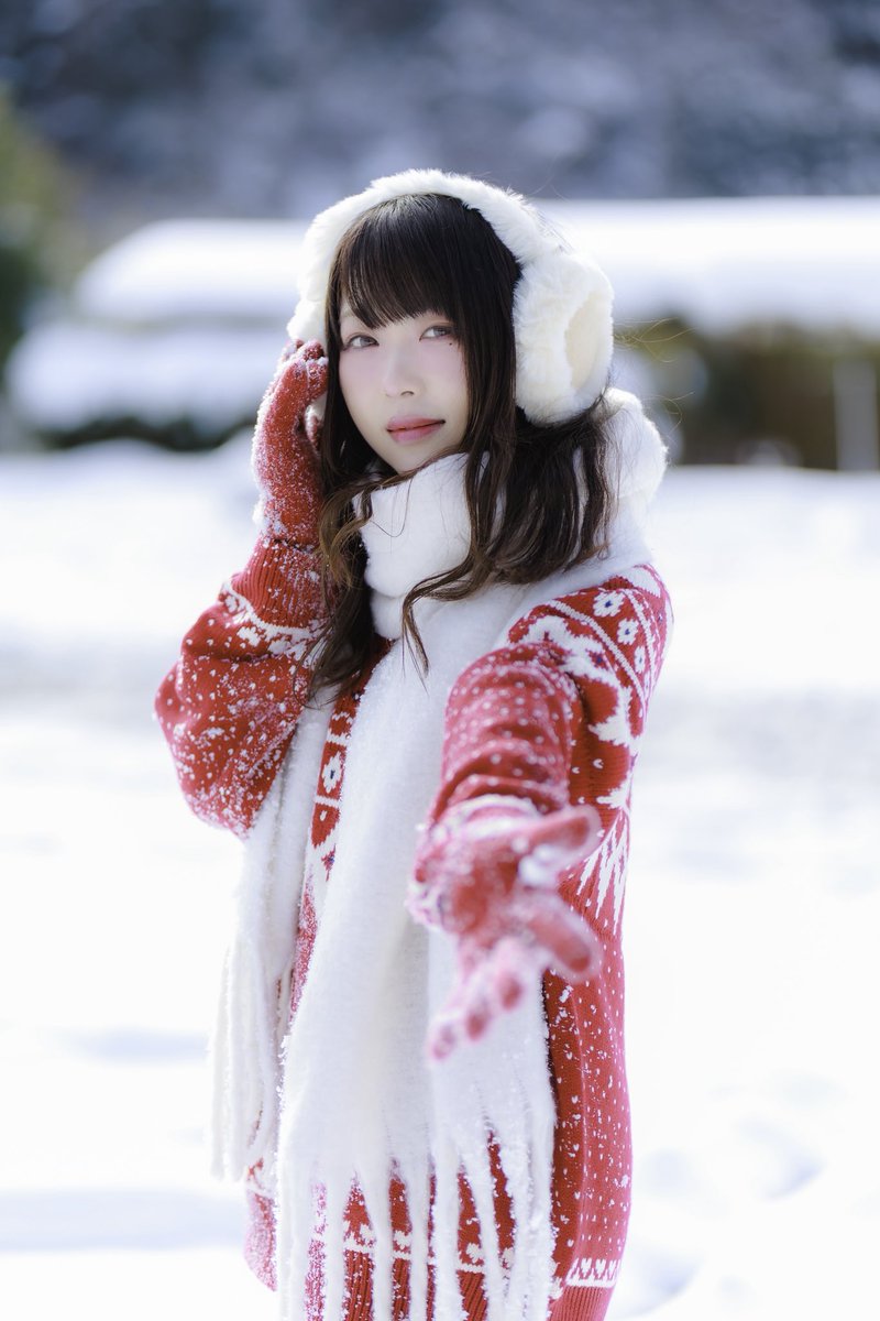 ハクシ tweet media