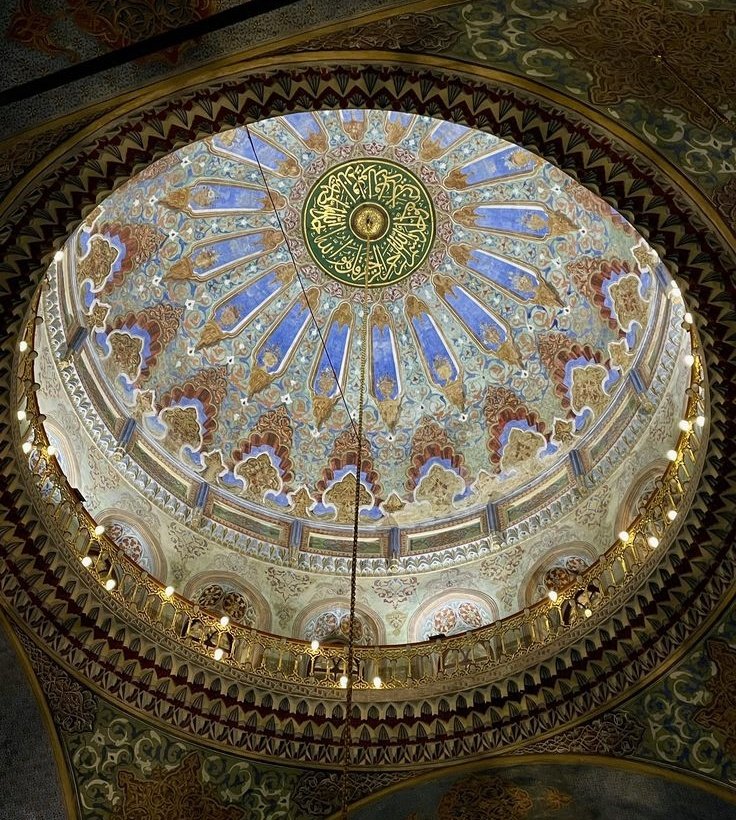 "Rabb'im! Göğsüme ferahlık ver. Ve işimi bana kolaylaştır."  

| taha 25-26