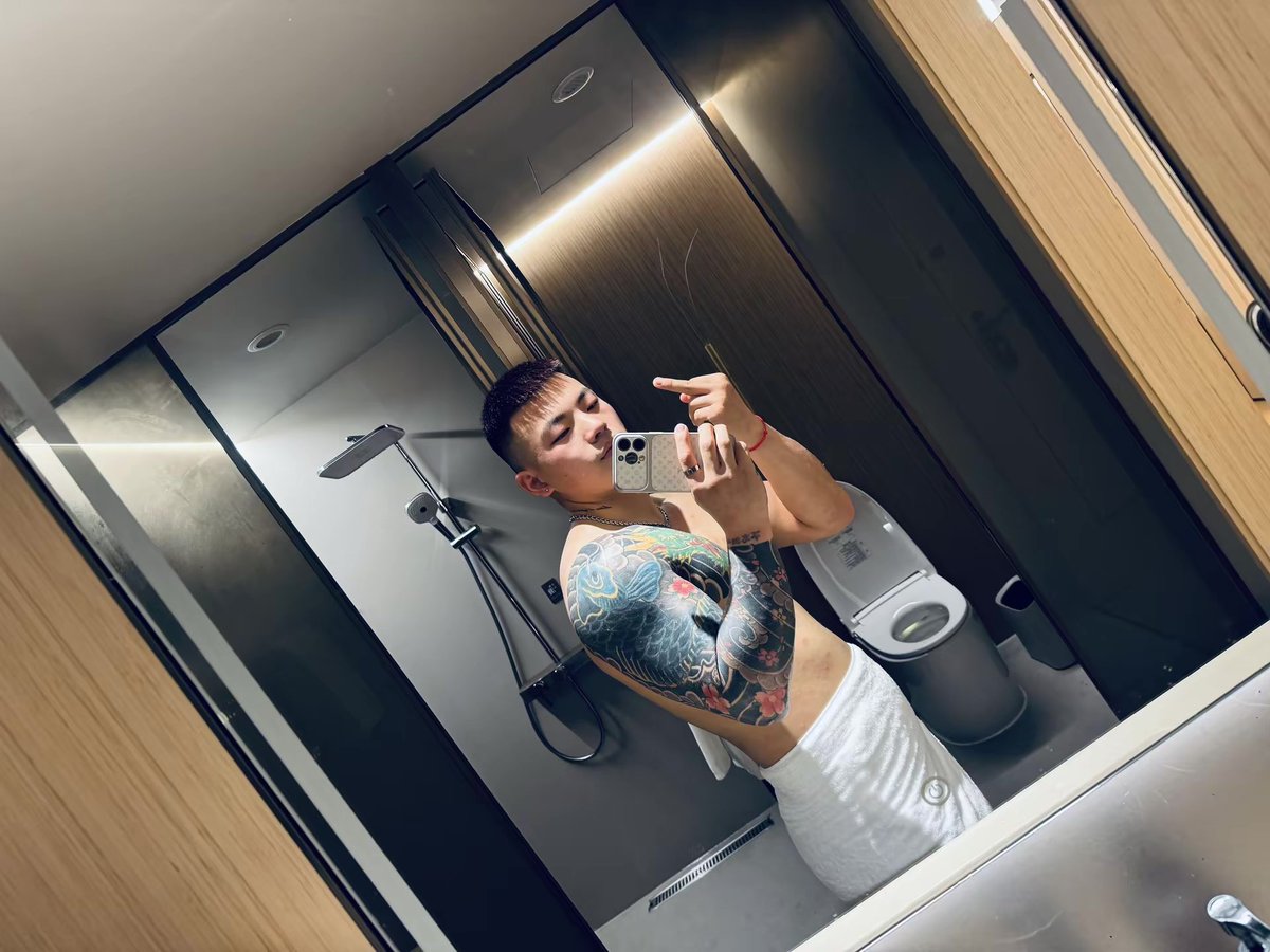 直男皇帝 tweet media