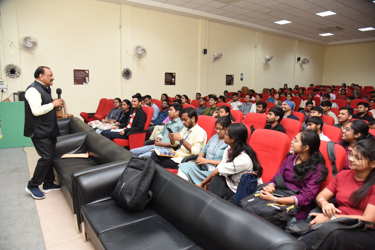 A Special lecture on the theme “Holistic and Multidisciplinary Education in the light of NEP 2020 successfully organized at the institute. The lecture was delivered by Dr. Siripurapu Sankar (Retired Principal) ANR college Gudivada.