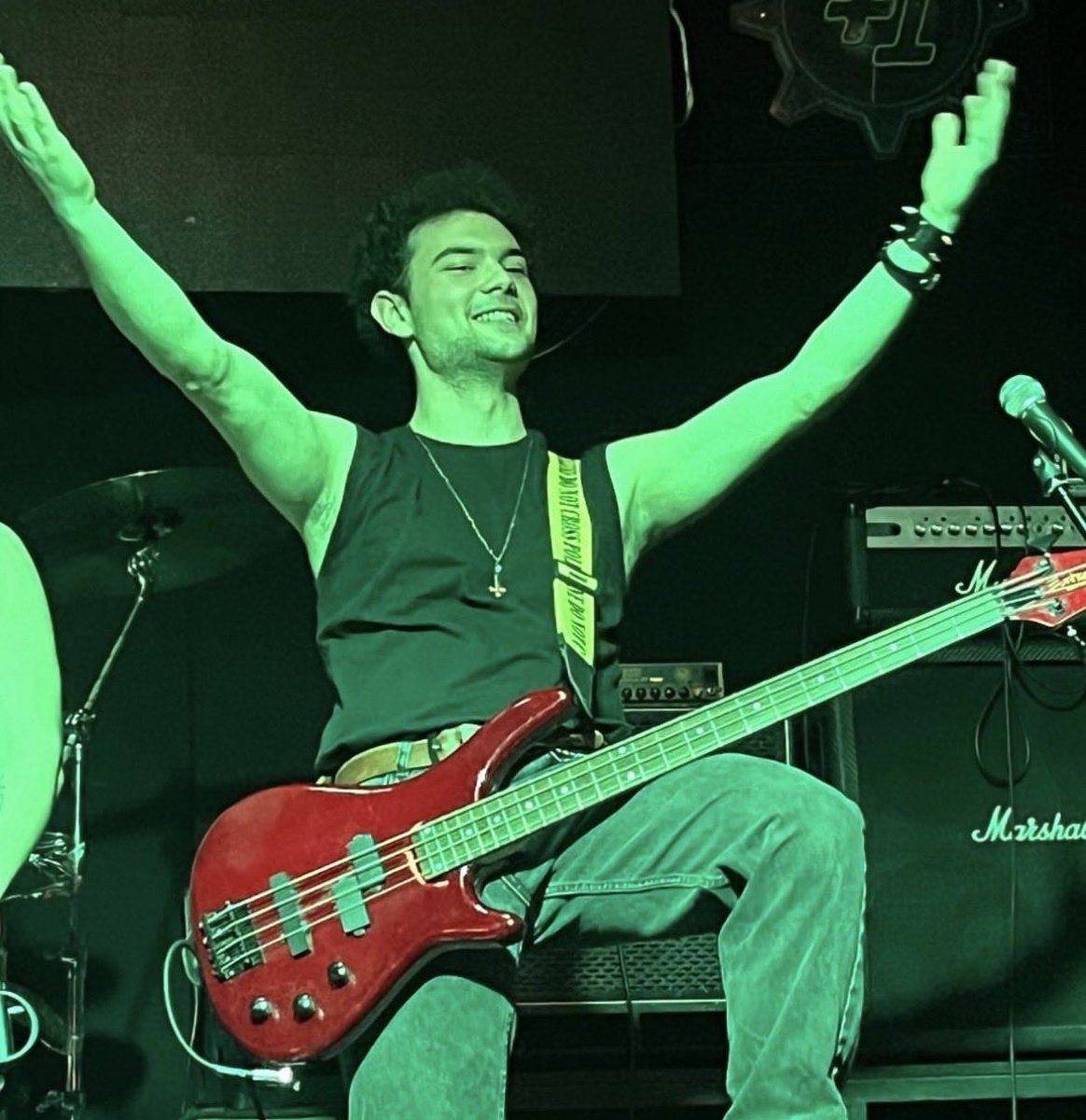 İstanbul Sağlık ve Teknoloji Üni. Eczacılık Fakültesi öğrencisi sevgili Serhan Madan okulda bıçaklanarak ağır yaralanmıştır!
Cemil Taşçıoğlu Şehir Hastanesi’nde acil B Rh(-) kana ihtiyaç vardır.
Dostlarımızı kan vermeye davet ediyoruz.
Sorumluların yargılanmasını talep ediyoruz!