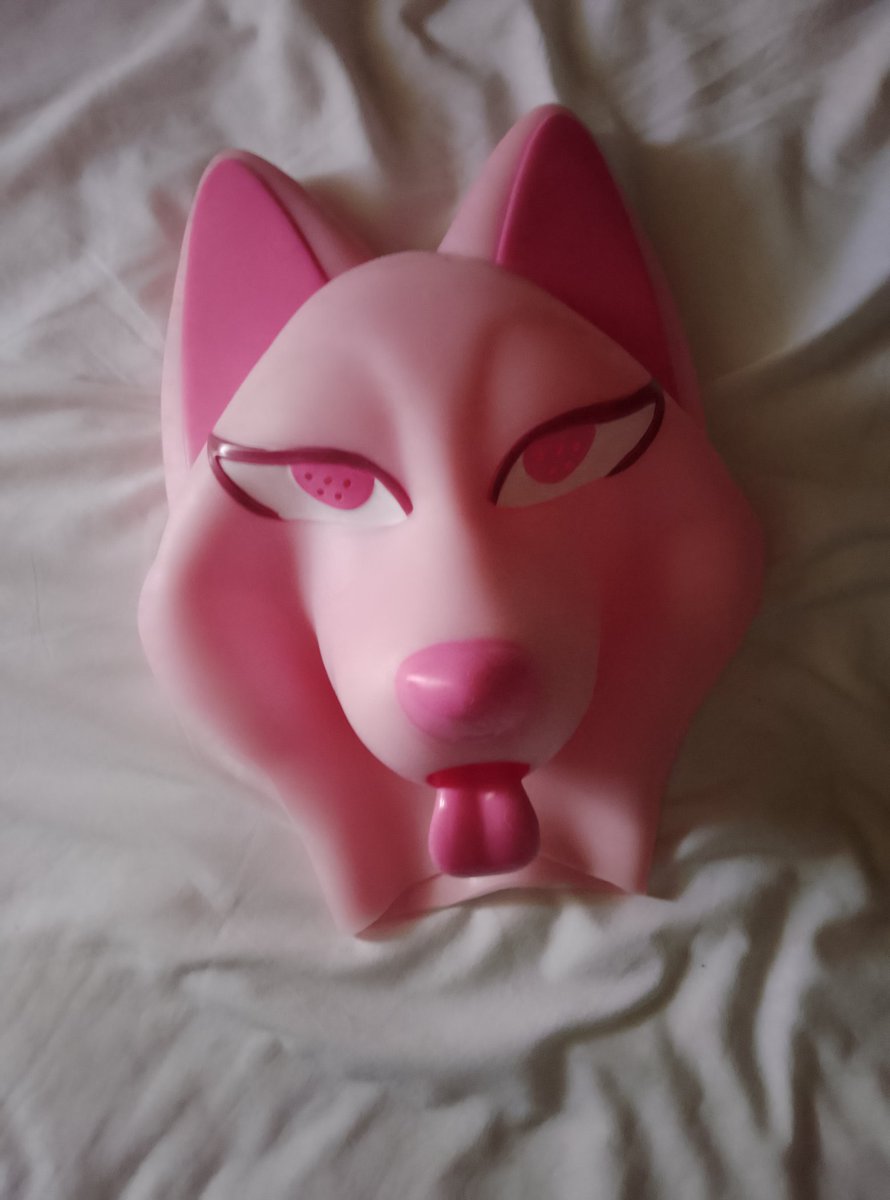 Renimasks tweet media