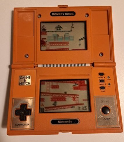 LusitanoXpress's tweet photo. @GamewithDave 1982 - Donkey Kong - Nintendo https://t.co/UlJW3Qpzfb