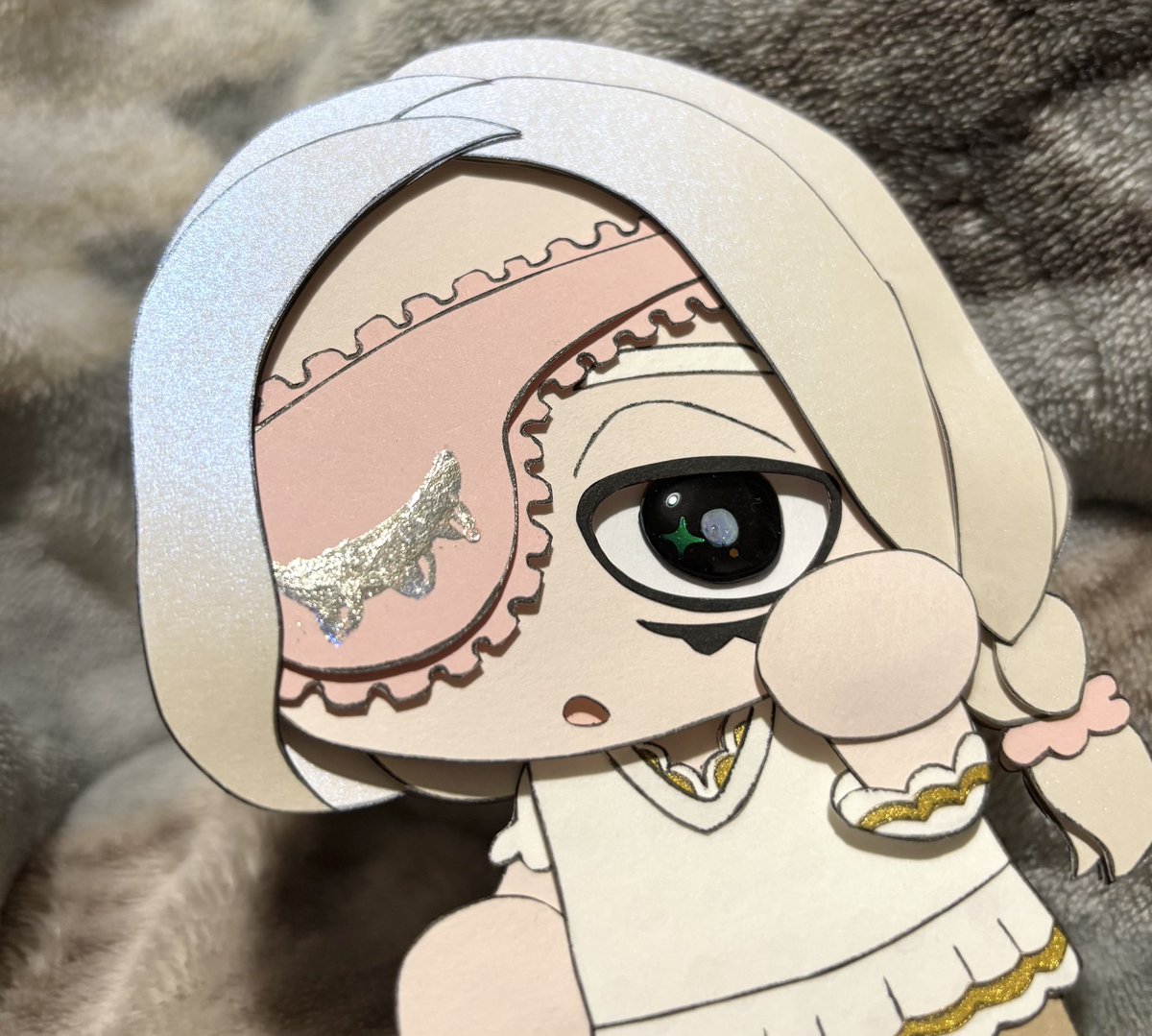 前に作った🏹とデザインは一緒ですが紙を一部変えてみました。髪の毛