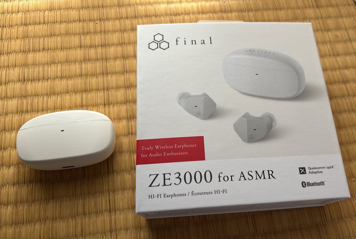 harulull_3115's tweet photo. そういえば、クラファンのASMR専用イヤホン #ZE3000 届きました🎧✨
音に広がりがあって、普段聞き漏らすような音も、きちんと聞こえてきて素晴らしい👏

ただ、寝ホンするには大きいし、誤反応するし、
夜行バス用としても、イヤホン自体の点滅がなあ…💦
音楽聞き出せば光らなくなるんだけど、、。 https://t.co/UcgafmlWbL