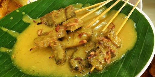 Kalian team Sate Padang Kuah Merah (Khas Pariaman) atau Kuah Kuning (Khas Padang Panjang/Darek)?