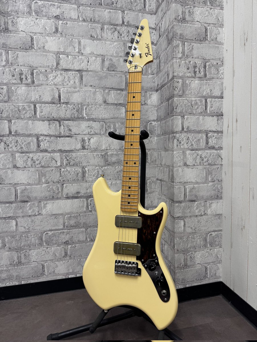 2ndgkkkn's tweet photo. 【御茶ノ水店】

ー入荷情報ー
Fender / DAIKI  TUNETA  SWINGER

超人気バンド「King Gnu」のギタリスト、常田大希のシグネチャーモデル！

1969年にFenderから出たSWINGERを元に、常田氏の理想追求。ロックペグやPUカバーのメッキ未処理等拘り満載の一本です✨

是非店頭にてお試しください！ https://t.co/eJu5GFjGBO