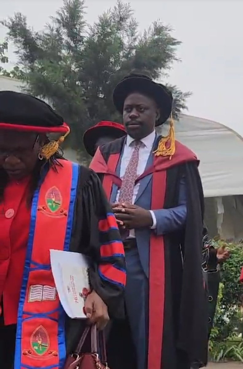eugine_ug's tweet photo. #HappeningNow: Day 3 #76thmakgrad
Prof. Richard Akisimire, Director of MUBS Mbarara Campus, in the academic procession of the #76thmakgrad at the @Makerere freedom square. Thank you, Prof. Richard Akisimire for the great work, @OfficialMubs Mbarara Campus | Ankole, as a whole is well represented.
A hearty congratulations to all Alumni from day 1 to day 3 graduation. @ProfNawangwe @ProfMuhwezi