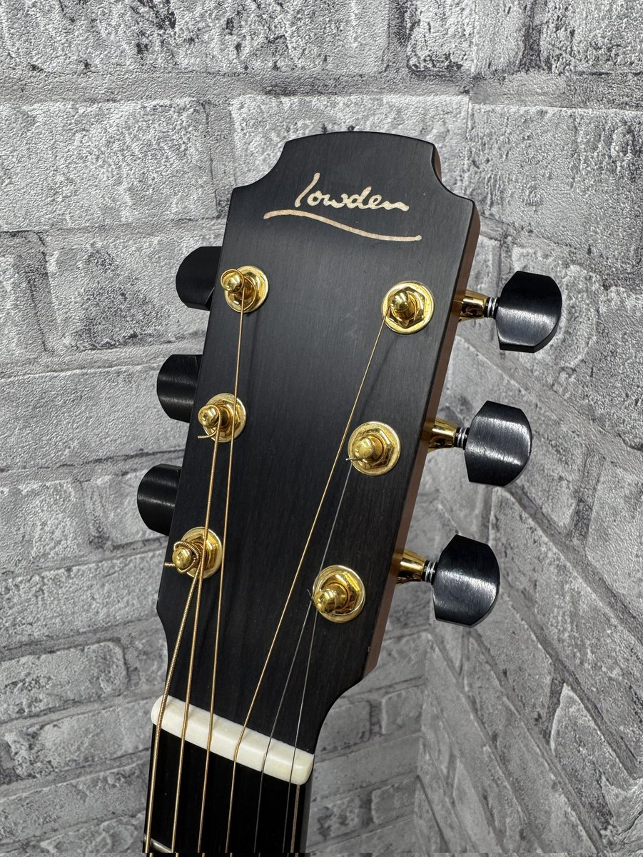 2ndgkkkn's tweet photo. 【御茶ノ水店】

ー入荷情報ー
Lowden / FC-50C

Lowdenの"最上位"グレード「FC-50C」が入荷しました！！！

トップにはシダー、S&amp;Bには希少材キューバマホガニーを採用。レスポンスが早く、柔らかな音が特徴的。

お探しだった方もそうでない方も、一度お試し頂きたい一本です😉👍 https://t.co/r5LBSxaupk
