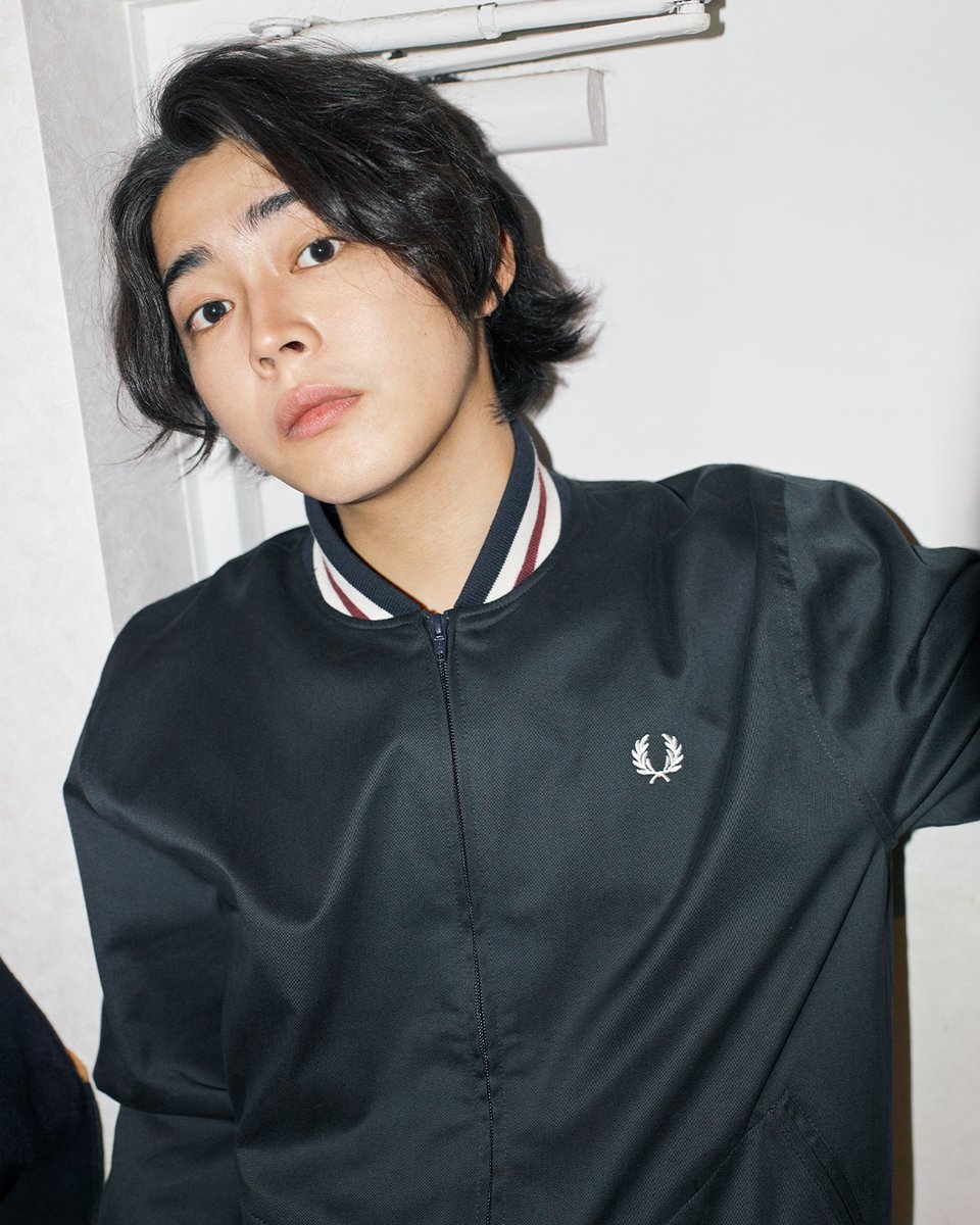 俳優・モデルの倉悠貴が着る、テニスボンバージャケット。 ✓フレッド