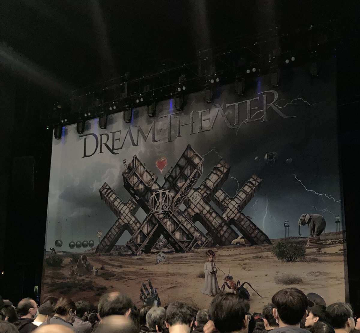 KentokiMetal's tweet photo. 取り敢えず今日は全力で楽しむ❗️ #DreamTheater https://t.co/wZGHgq1eOF