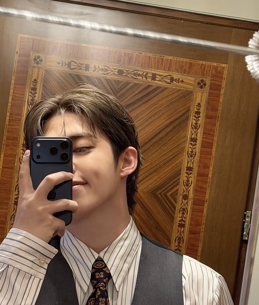 aboutscoups's tweet photo. BOSS ambassador S.COUPS really embodies boss’ classic and elegant style 🖤

BOSS SCOUPS RETURNS TO MFW
#SCOUPSxBOSSFW26 #BeYourOwnBOSS
#MilanFashionWeek @pledis_17 https://t.co/DCVSuZGXrf