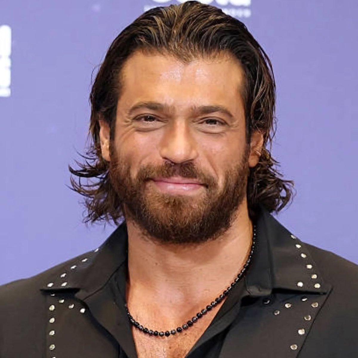 His greatest asset isn't what he possesses, but what he *knows*.

You're exceptionally good at it. That's your strength. That's freedom. The beauty is that no one can take it away from you. 🤍

Happy Thursday 

#CanYaman 
#Elturco 
#Sandokan 
#Kaplan 🦋