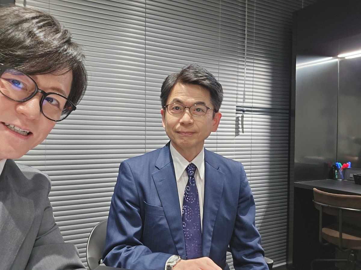 tty_hiyoshi's tweet photo. 嬉しいことがあった日も嫌なことがあった日もMリーグはあなたをお待ちしてまーーす！

本日より仕事復帰です！
一週間まったく喋ってないから喉も生まれたてのように復活してます
レギュラーシーズンはあと1ヶ月
とにかく生き残れ！

本日の解説は忍田さん！
まもなくーーー！！

#Mリーグ
#この熱狂をもっと外へ