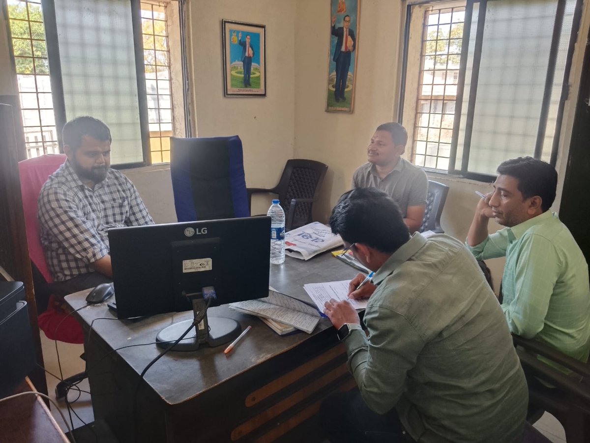 sdmpatdi's tweet photo. આજ રોજ અખિયાણા ગ્રામ પંચાયત કચેરીની મુલાકાત લઇ તલાટી-કમ-મંત્રીશ્રીની દફતર તપાસણી કરવામાં આવી. https://t.co/vursNu5lUe
