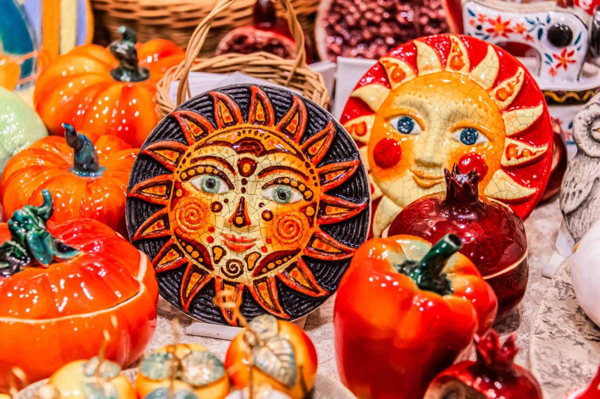 mfa_russia's tweet photo. 💬 #Zakharova: From March 4-8, #Moscow's Gostiny Dvor will host the Russian folk arts & crafts exhibition “#LADYA. Spring Fantasy-2026”.
🪆 Its main goal is cultural enrichment, strengthening interethnic harmony & reinforcing the bonds of friendship among the peoples of Russia. https://t.co/S3NLEfTsZj
