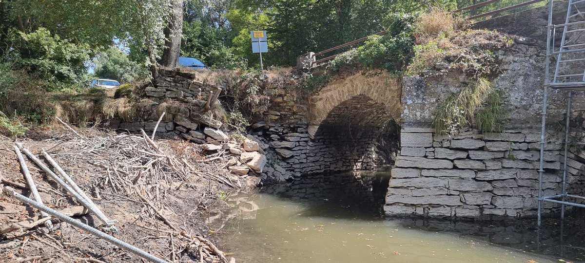 AcoaAke's tweet image. 🚧1ª fase de la rehabilitación del antiguo puente del #concejo de #Sendadiano👉#Patrimonio @Araba 

📌 Y... en la 2ª se procederá al arreglo de los apartaderos de los tajamares, así como ha remozar la cercana presa del río Baias

@Kuartango_Udala @AnanakoKuadrila #Araba #Alava