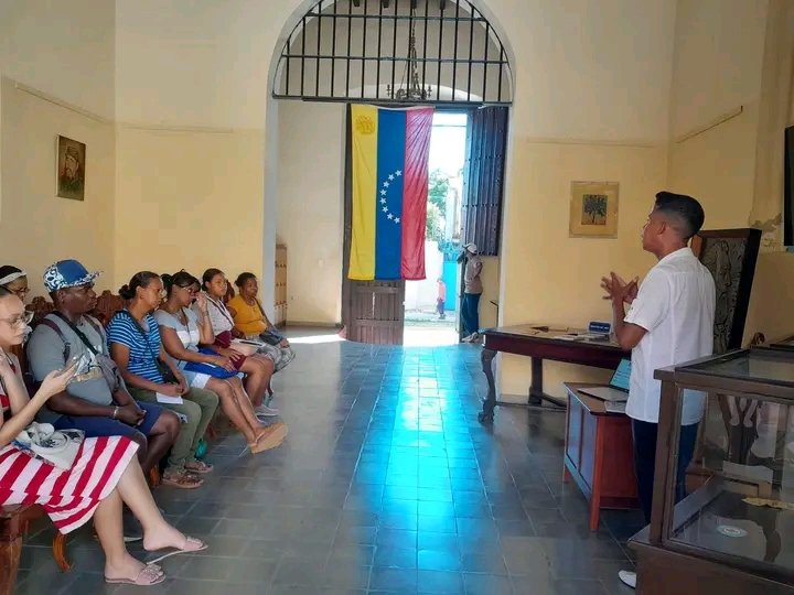 📚 El museo Provincial abrió sus puertas a nuestro asociado Luis Alberto Pérez Leyva 👌quién impartió la conferencia  Enfoques metodológicos en torno a la categoría Transculturación en la enseñanza de la historia 😌

#AHSGuantánamo  #ElArteNosUne  #investigación