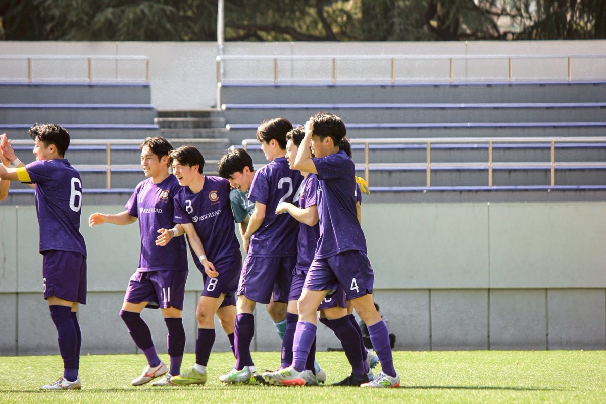kob_kensei's tweet photo. 今年からクリエイティブがっつり入ってます。
大学時代から数えるともう5年ぐらい制作関連の業界でお仕事をやってますが、全く違うクリエイティブなので手探り。きのこの山とたけのこの里ぐらい違う考え方すぎて苦戦中。 https://t.co/PqhkI4GIOJ