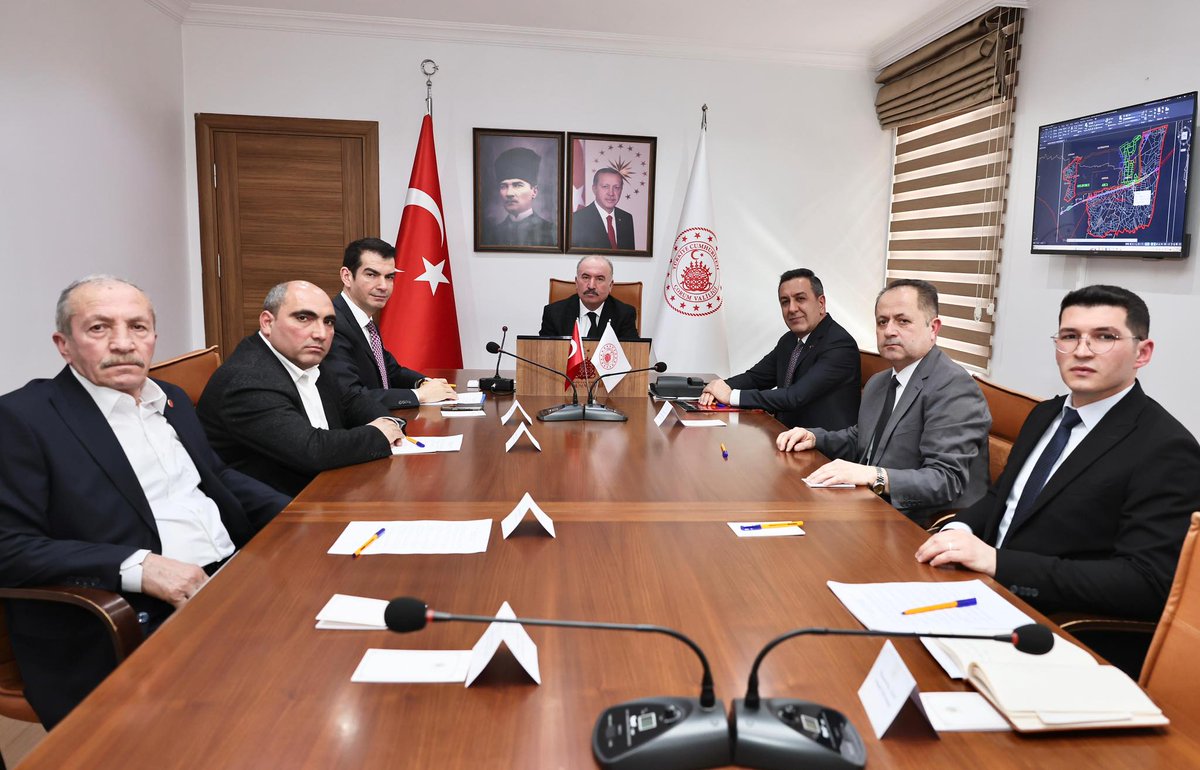 SUNGURLU OSB’NİN GENİŞLEME ÇALIŞMALARI…
FİRMALARIN İLAVE YER TALEPLERİ ALINDI
SUNGURLU – Türkiye’nin savunma sanayi ve üretim üslerinden biri haline gelen Sungurlu OSB’de, mevcut alanların yetersiz kalması üzerine genişleme çalışmaları hız kazandı.