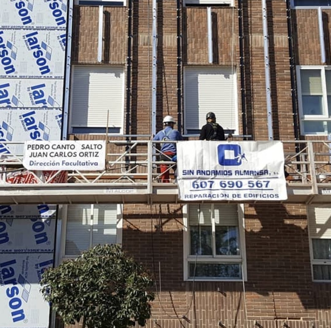 Hoy jueves,se celebra una Jornada en Albacete sobre Rehabilitación organizado por el
<a href="/viviendagob/">Ministerio de Vivienda y Agenda Urbana</a>,hagamos un recordatorio del Proyecto de Rehabilitación que realicé en 2019 de las fachadas del Edificio Covirco en Albacete.Obra muy interesante y compleja.

facebook.com/share/p/1DbRcv…