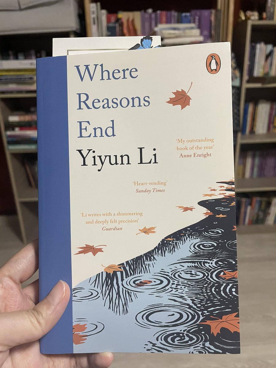 เขียนได้ไงวะเนี่ย😭 คือเขาเขียนแบบธรรมดาแต่ค.เศร้าจากก.สูญเสียมีมวลมหาศาลขณะอ่านรุสึกจมเหมือนจะตายแล้วใช้คำเก่งแพรวพราวไปหมด เรื่องคือแม่เสียลูกชายวัยรุ่นไปเพราะฆตตแม่เลยคุยกับลูกในจินตนาการตัวเอง ขอแนะนำให้โลกรุจัก Yiyun Li ภูมิใจกับนขญคนนี้มาก #กองดองสาวเทื้อ #morihread