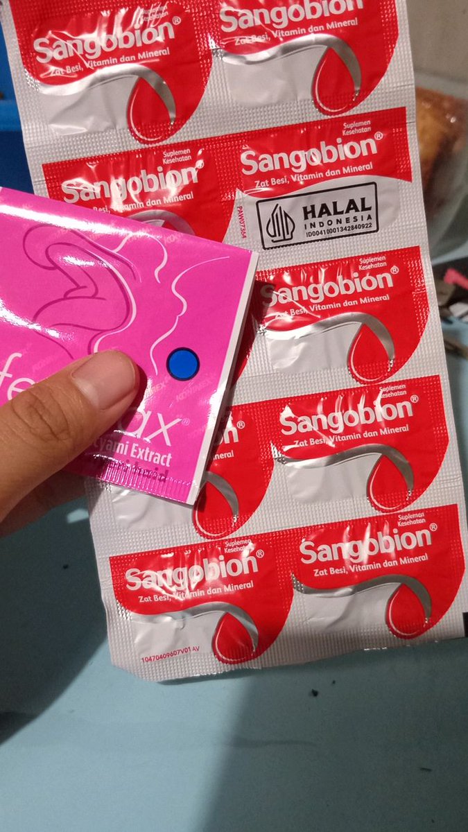 nurulrhmaa's tweet photo. Ini “starter pack” obat yang wajib ada di kotak P3K rumah. Save dulu ya 👇

• Demam: Paracetamol
• Cacingan: Combantrin
• Diare: Diapet/Diatabs
• Sakit gigi: Ponstan
• Flu: Nalgestan
• Alergi: Cetirizine
• Radang tenggorokan: Degirol 
• Batuk berdahak: Guaifenesin

next https://t.co/Fu9CKpxmFq