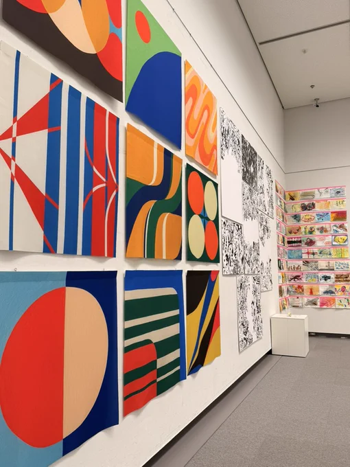#拡散希望 みやたも登壇している日本デザイナー芸術学院の卒業制作展が、愛知県美術館8Fで開催中です。 担当させて頂いた学生さん達が卒業するのが初めてなので、とても感慨深かったです。 今週の日曜日まで。ここから社会に飛び立つ彼らの、輝かしい卒業の瞬間を、ぜひご観覧ください!