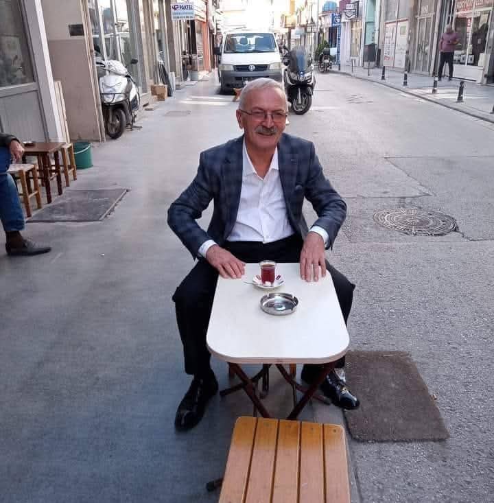 Ya olduğun gibi görün, yada göründüğün gibi ol,
Demiş ; mevlana