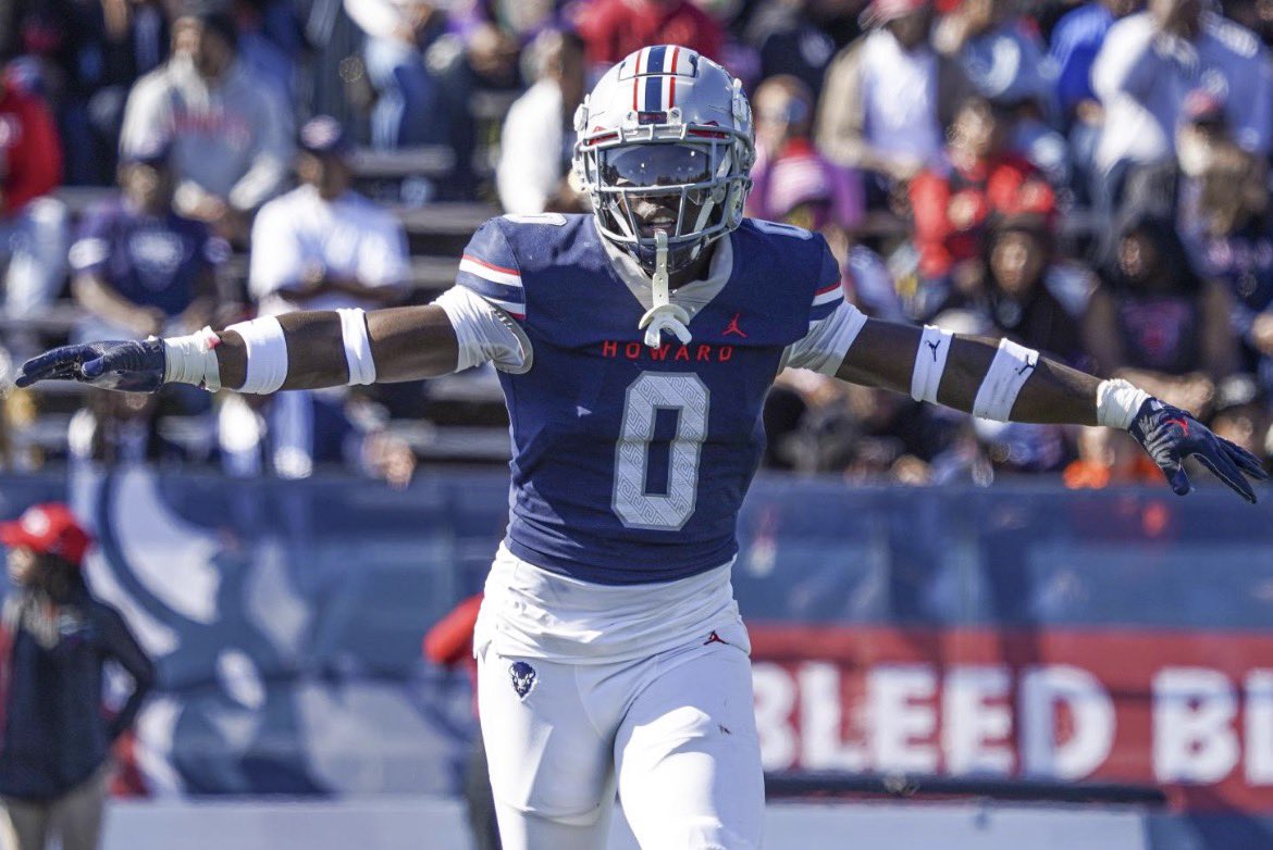 TedrickOatman's tweet photo. Blessed to receive an offer from Howard University !! #agtg @305Sportss @247recruiting @sixstarfootball @PrepRedzoneFL @FootballHotbed @LawrenceBl83397 
@On3Spots @rivalshs @Rivals @sixstarfootball @ZBlostein247 @adamgorney @Rosegreennorman @On3Recruits @CoachThomas_14 https://t.co/fXd5DYvLTn