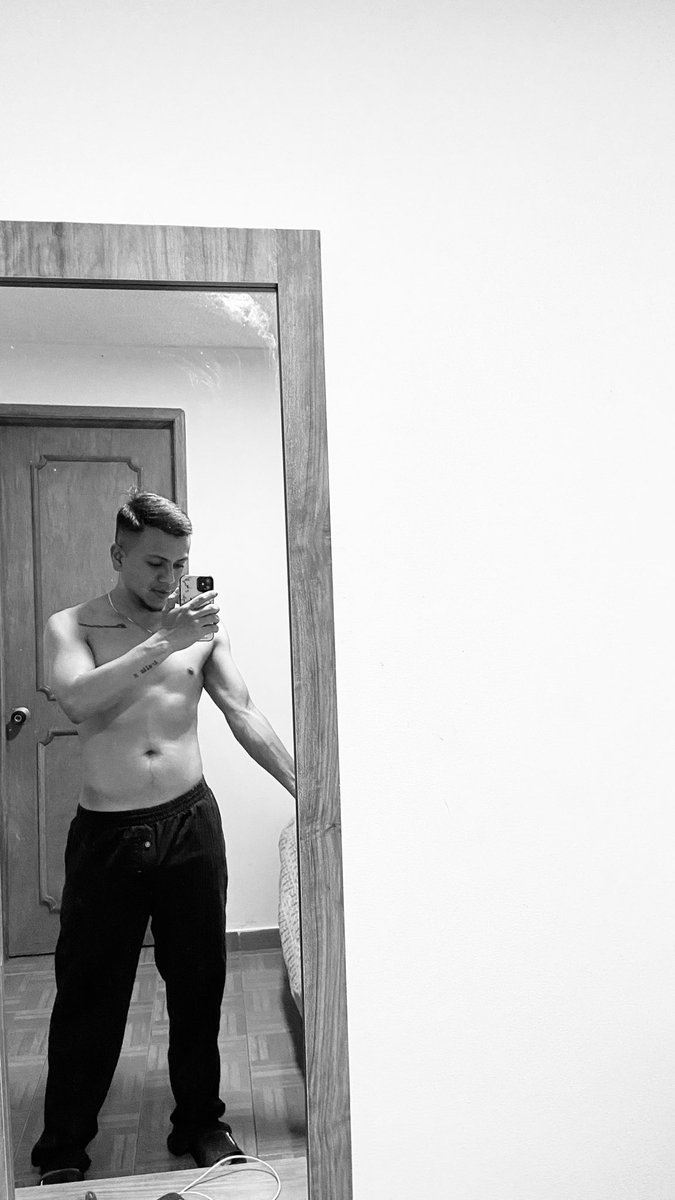 Callmejesu's tweet photo. Solo porque estoy orgulloso de los 14Kg que bajé. https://t.co/nPWOIYxx8y