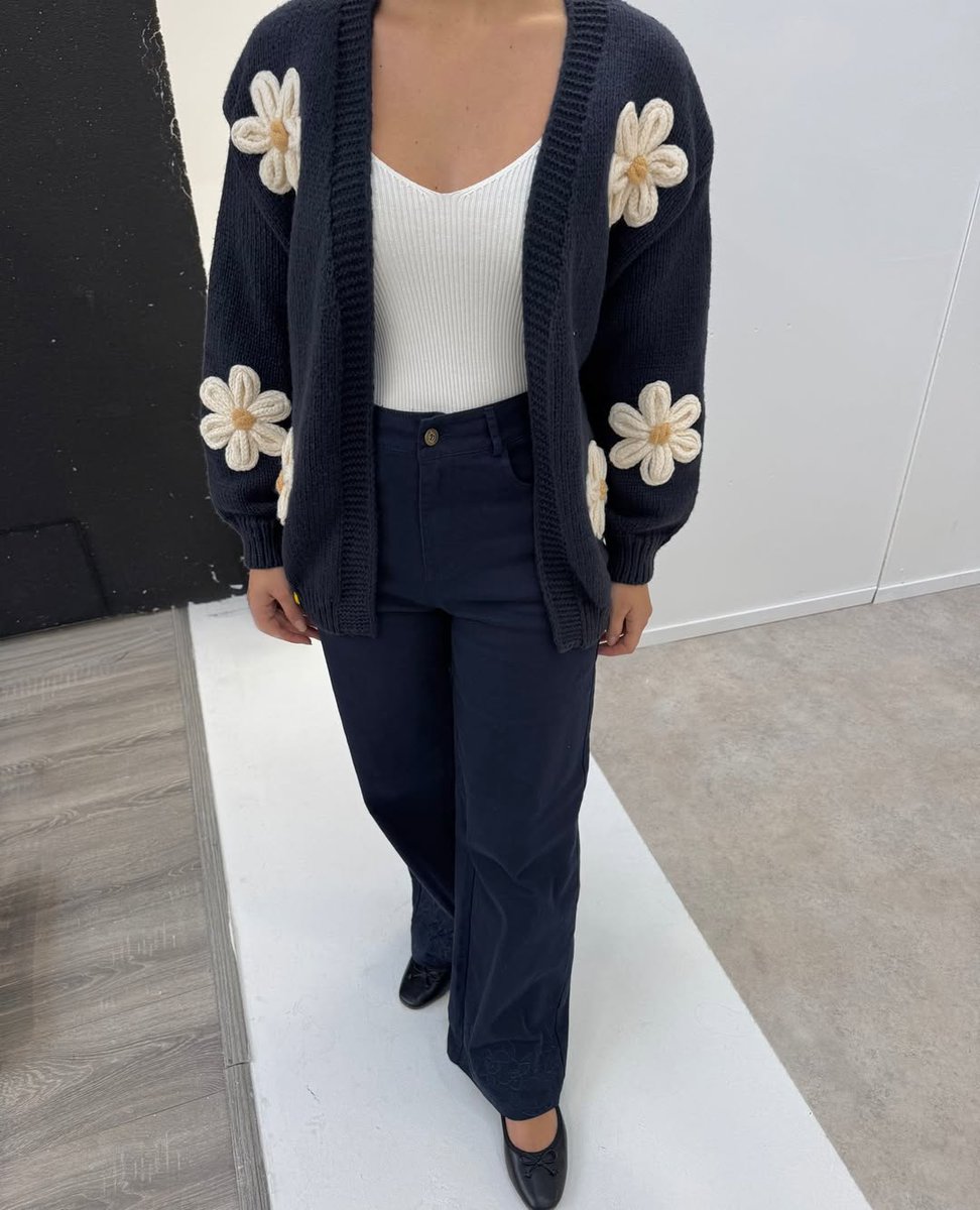 BlueVanilla tweet media